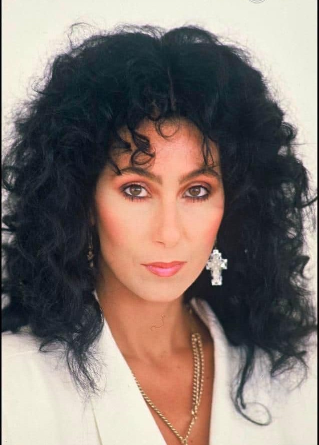 What a shame at 77! Paparazzi disappointed fans showing photos of Cher ...